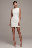 Vestido blanco pequeño bodycon de satén con escote bateau