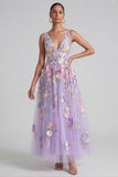 Vestido midi floral midi con escote en V con plique lila y escote en V
