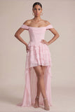 Vestido de invitado rosa con volantes de corsé rosa con volantes al descubierto