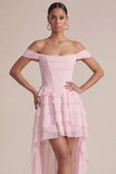 Corsé rosa: Un vestido mini con volantes de línea