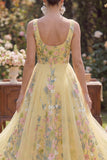 Vestido midi floral bordado de tul amarillo de cuello cuadrado en línea A
