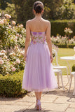 Vestido Midi Floral bordado en línea A de tul lila sin tirantes