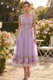 Vestido midi floral midi bordado en línea A de tul lila con escote en V