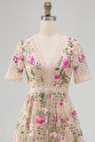 Vestido midi midi floral bordado de tul en pico con escote en V y manga corta