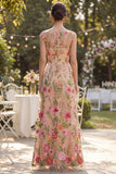 Vestido largo de flores bordado en tul con escote bateau y cuello A