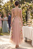 Vestido midi floral bordado de tul de tul con escote en V y escote en V