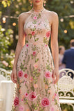 Vestido largo floral de tul bordado en línea A con escote halter, cuello halter,