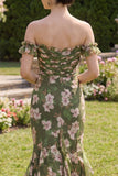 Vestido largo de sirena floral verde oscuro con volantes