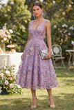 Vestido midi floral con cuentas con escote en V de tul lila y escote en V
