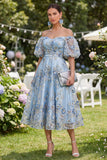 Vestido midi floral de tul con abalorios de tul azul aplicado y con abalorios