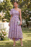 Vestido midi floral midi con abalorios de tul y línea A de un hombro con cuentas y lazo