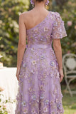 Vestido midi floral midi con abalorios de tul y línea A de un hombro con cuentas y lazo