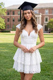 Vestido de graduación mini de corte blanco de encaje en línea en V con manga gorda