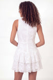 Mini vestido de graduación blanco blanco floral con escote en V y volantes