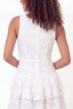 Mini vestido de graduación blanco blanco floral con escote en V y volantes
