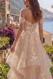Corsé floral de hombros con estilo Champagne y largo vestido de graduación con volantes