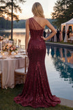 Vestido de baile de graduación de sirena de lentejuelas burdeos brillante con un hombro largo y abertura