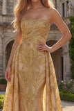 Vestido de baile de sirena dorado sin tirantes brillante con caída lateral