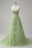 Vestido de graduación verde verde bordado con flores en línea A de tul