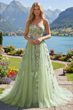 Vestido de graduación verde verde bordado con flores en línea A de tul