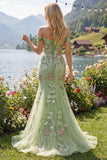 Vestido de baile de tul bordado con sirena verde de hombros descubiertos