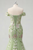 Vestido de baile de tul bordado con sirena verde de hombros descubiertos