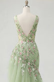 Vestido de baile de fin de curso verde floral con escote en V y volantes con sirena