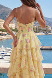 Tirantes finos amarillos: un vestido de fin de curso floral con corsé y volantes