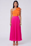 Vestido largo plisado de un hombro naranja y fucsia con pliegues en forma de A
