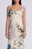 Vestido largo floral asimétrico de tul negro estampado en funda