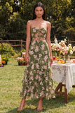 Vestido largo de sirena con volantes y floral verde oscuro sin tirantes recortados