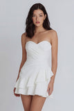 Vestido corto de graduación fruncido Sweetheart A-Line con volantes