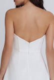 Mini vestido blanco fruncido y bodycon tirantes y abertura