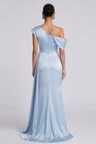 Vestido formal de sirena azul celeste fruncido con abertura