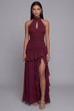 Vestido formal con volantes y corte burdeos con corte