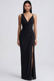 Vestido formal negro con escote en V y abertura