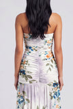 Vestido floral fruncido sin tirantes de marfil con abertura
