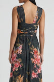 Vestido formal negro floral de sirena con cuello cuadrado