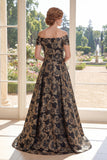 Una línea negra de hombros descubiertos Jacquard floral largo vestido de madre de la novia