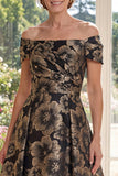 Una línea negra de hombros descubiertos Jacquard floral largo vestido de madre de la novia