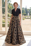Un vestido largo Jacquard de la novia de línea con escote en V y lazo