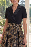 Un vestido largo Jacquard de la novia de línea con escote en V y lazo