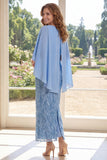 Vestido largo de madre de novia con capa azul claro brillante