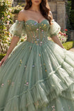 Corsé floral de salvia descubierto con tul y vestido de quinceañera