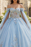 Vestido de baile azul cielo con hombros descubiertos y flores 3D
