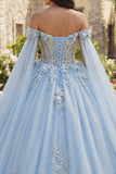 Vestido de baile azul cielo con hombros descubiertos y flores 3D