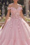 Vestido de gala rosa con hombros descubiertos y vestido de quinceañera con escaleras