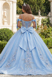 Vestido de baile azul con corsé de hombros fríos con aplicaciones de quinceañera