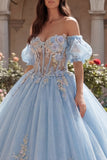 Vestido de baile azul cielo con corsé de hombros descubiertos y aplíquidos, vestido de quinceañera y mangas abullonadas