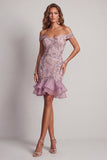 Vestido corto corto de lápilas con cuentas lilas y con volantes descubiertos y descubierto
